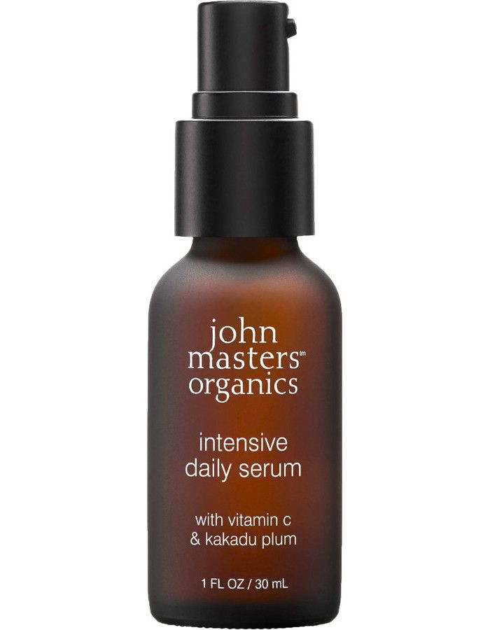 John Masters Organics Intensive Daily Serum Vitamine C & Kakadu Plum is een vegan gezichtsserum dat een krachtige dosis vitamine C biedt voor een stralende teint.